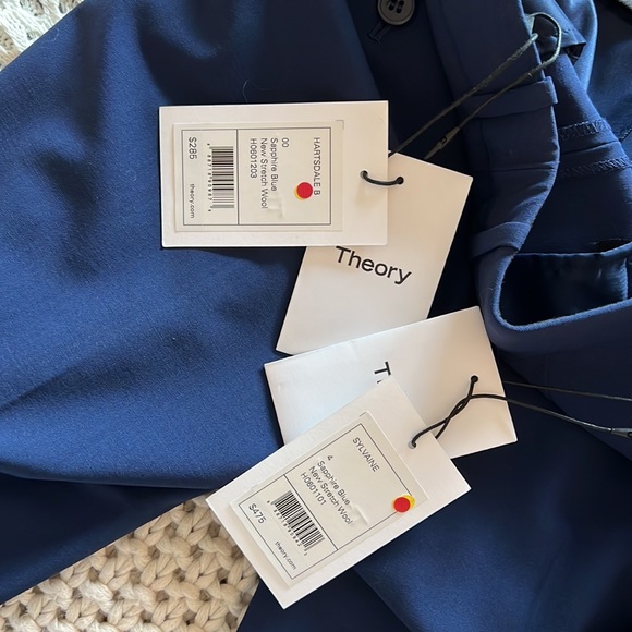Never Worn w. Tags - Theory Pant Suit - Picture 11 of 11